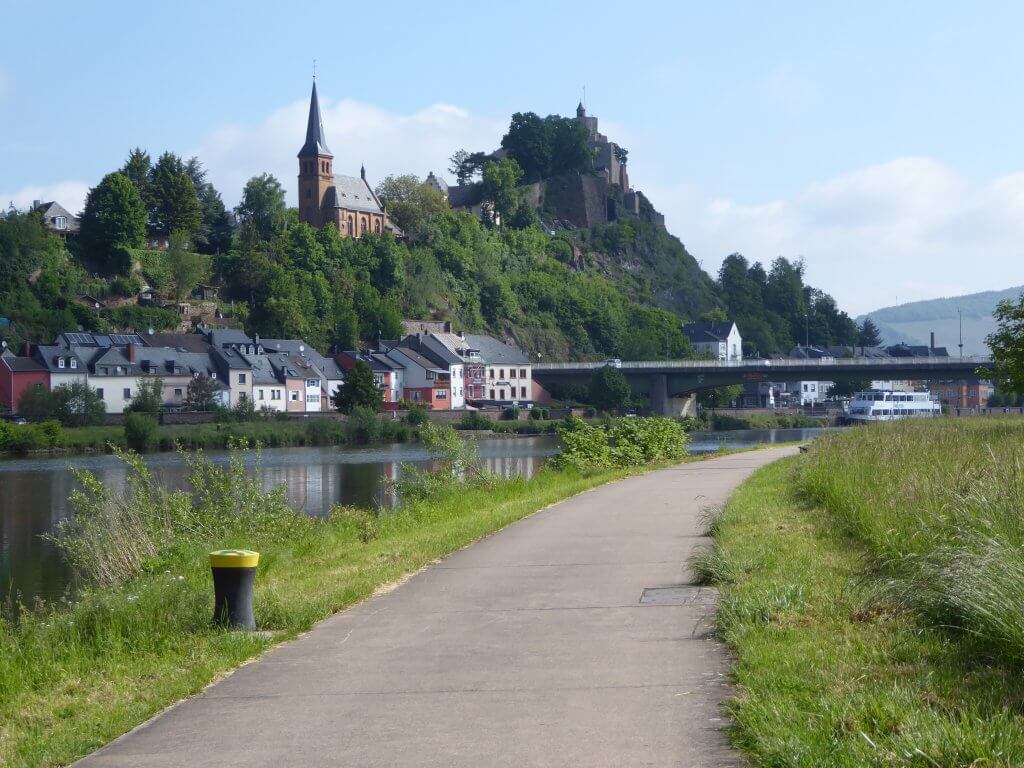 Weg naar Saarburg