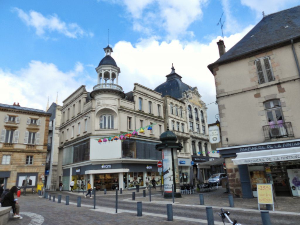 Moulins - Place d'Allier