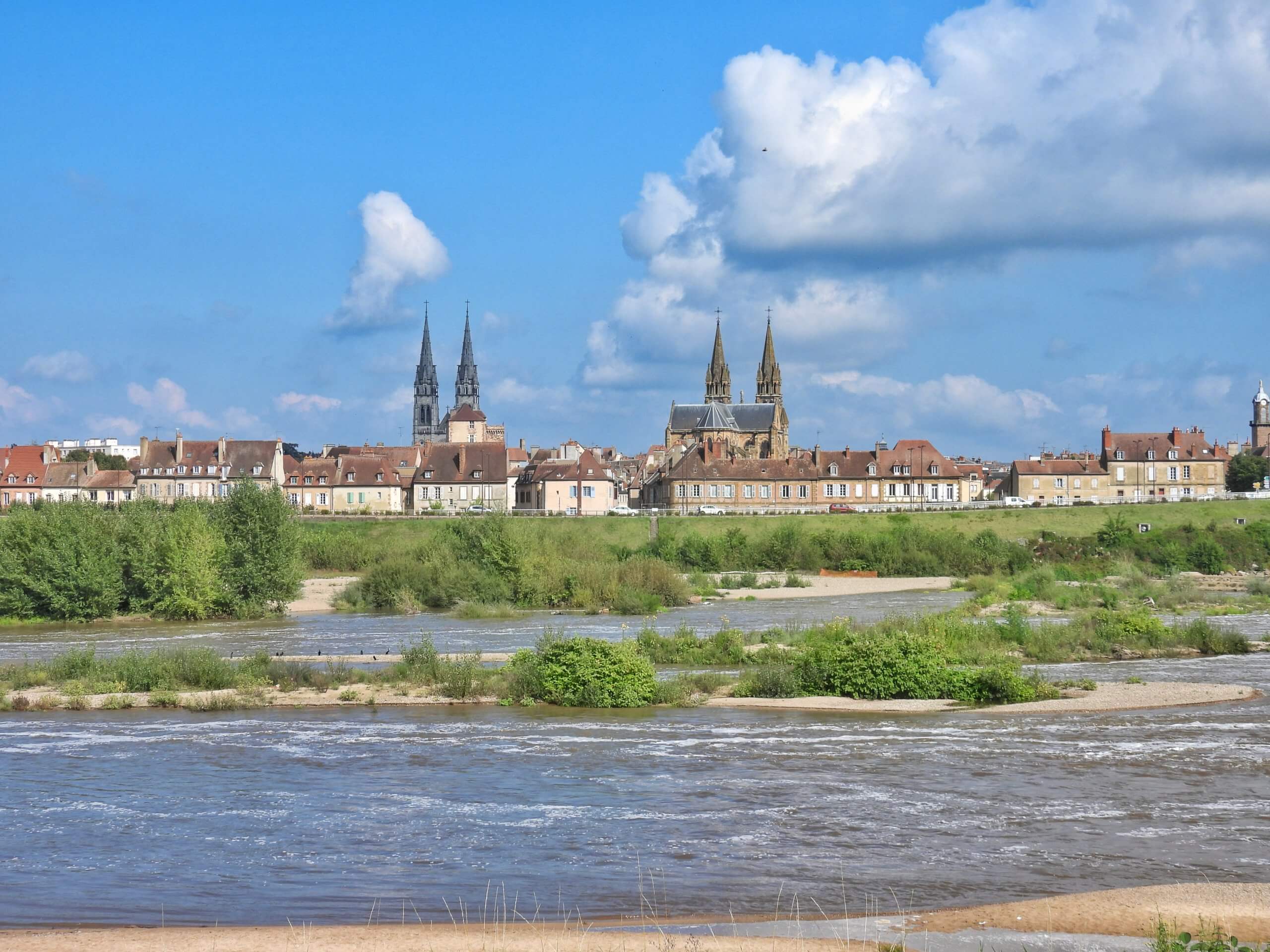 Moulins vanaf de Pont Régemortes