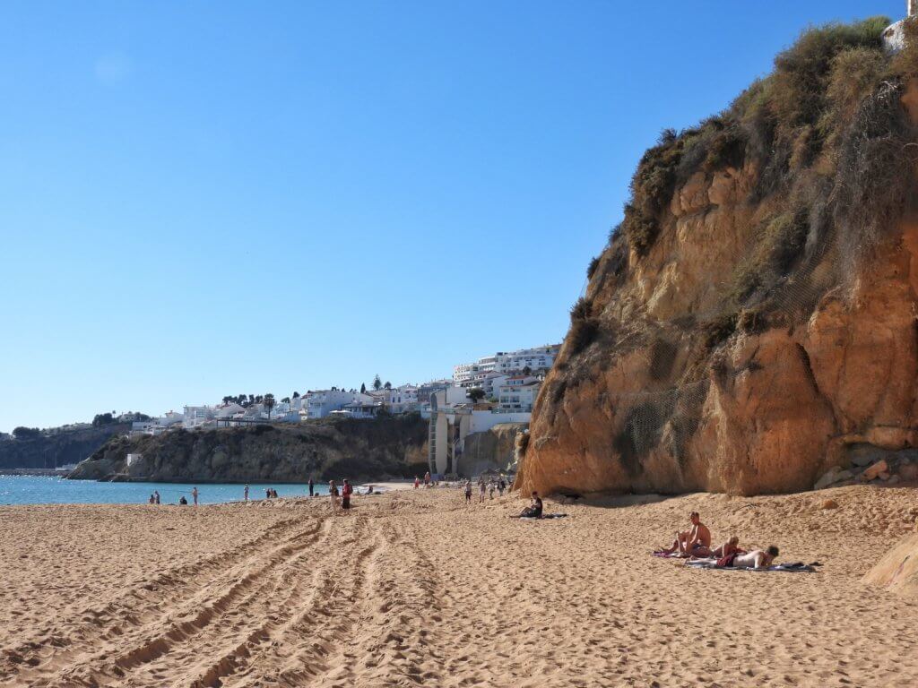 Albufeira vanaf de Praia dos Pescadores