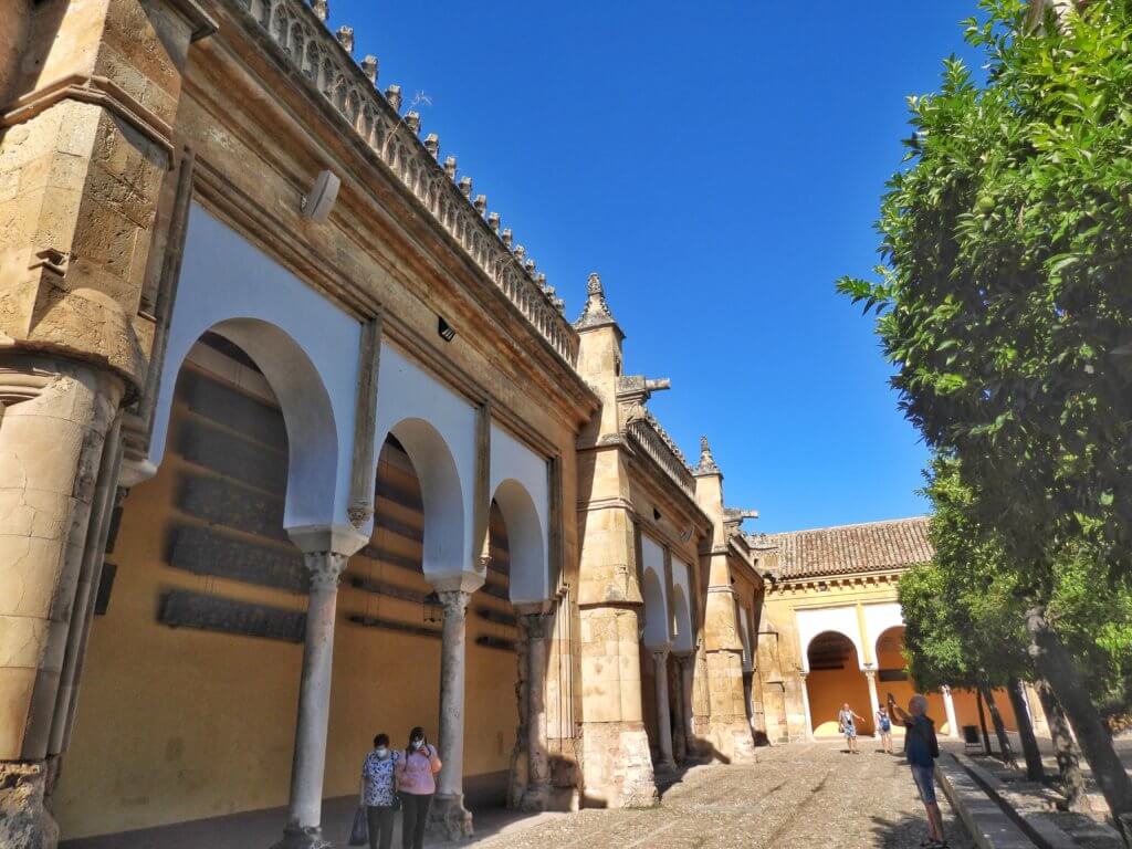 Córdoba - Mezquita Binnenmuur tuin