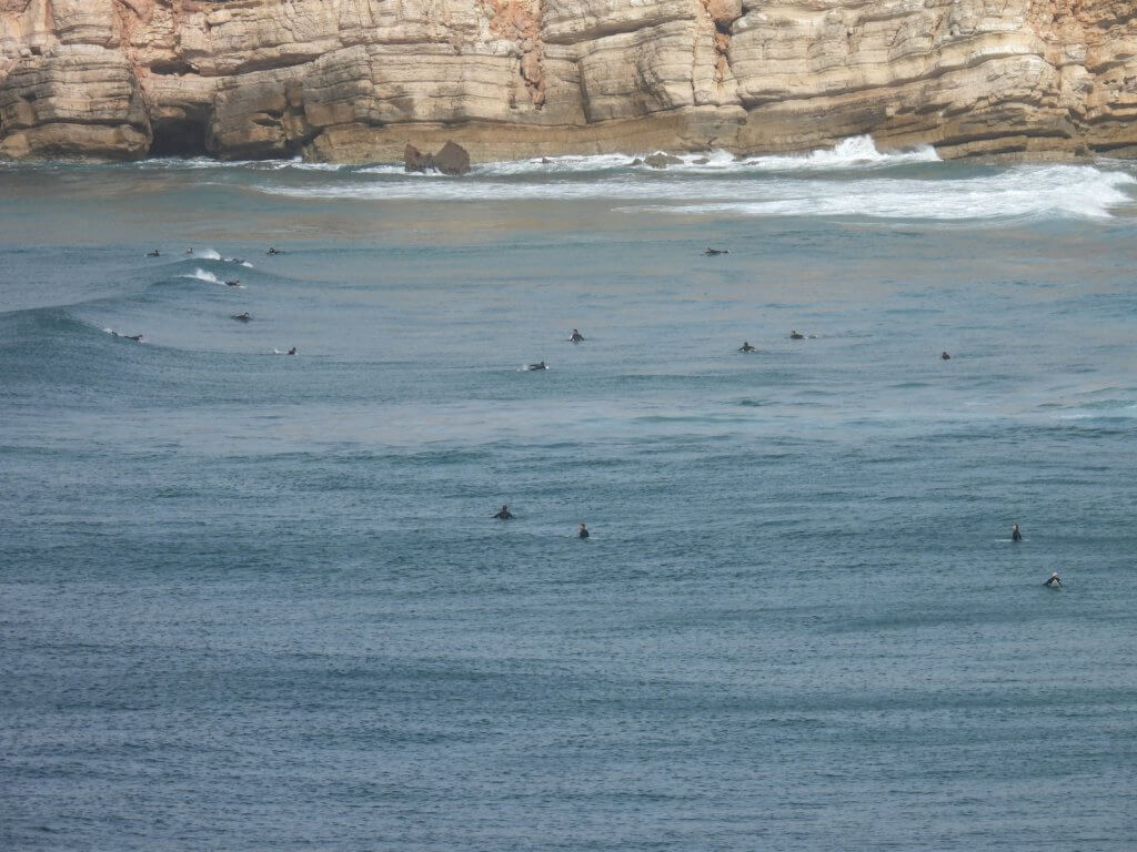 Surfers op Praia do Tonel - Sagres