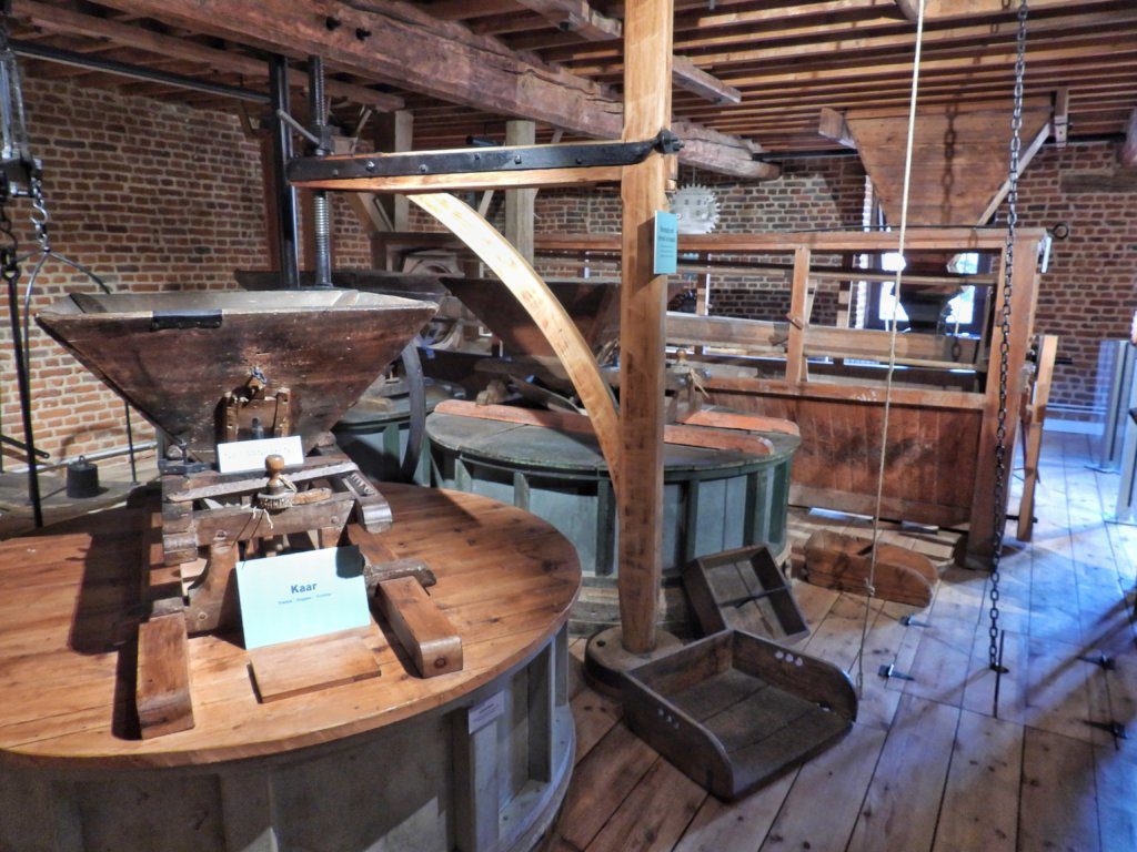 Graan-watermolen Rufferdinge, Landen, België