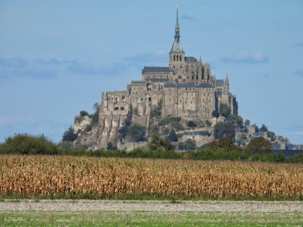 Mont Saint Michel van afstand gezien