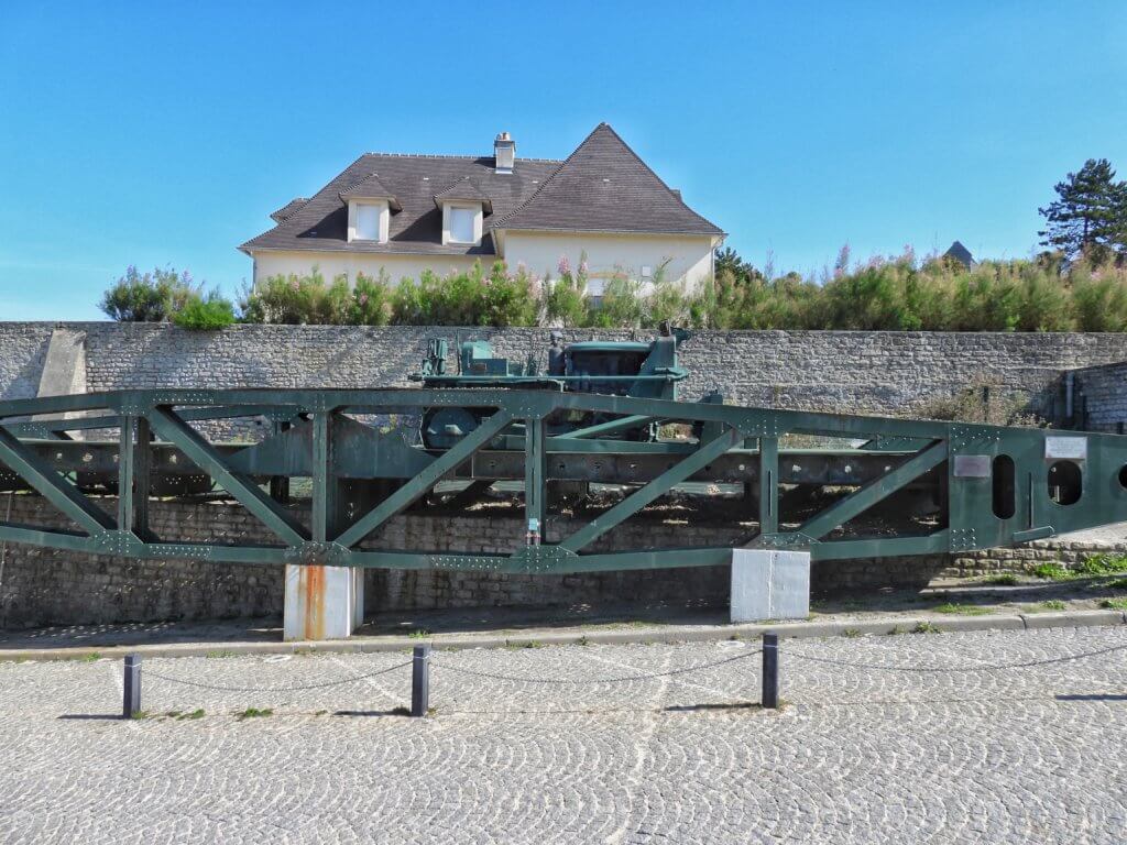 Drijvende brug voor de loskade