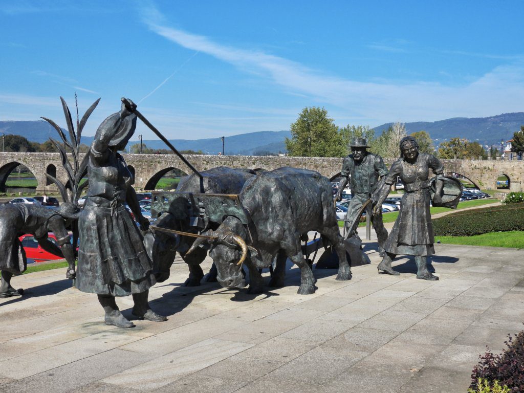 Alegoria às Feiras Novas e ao Folclore