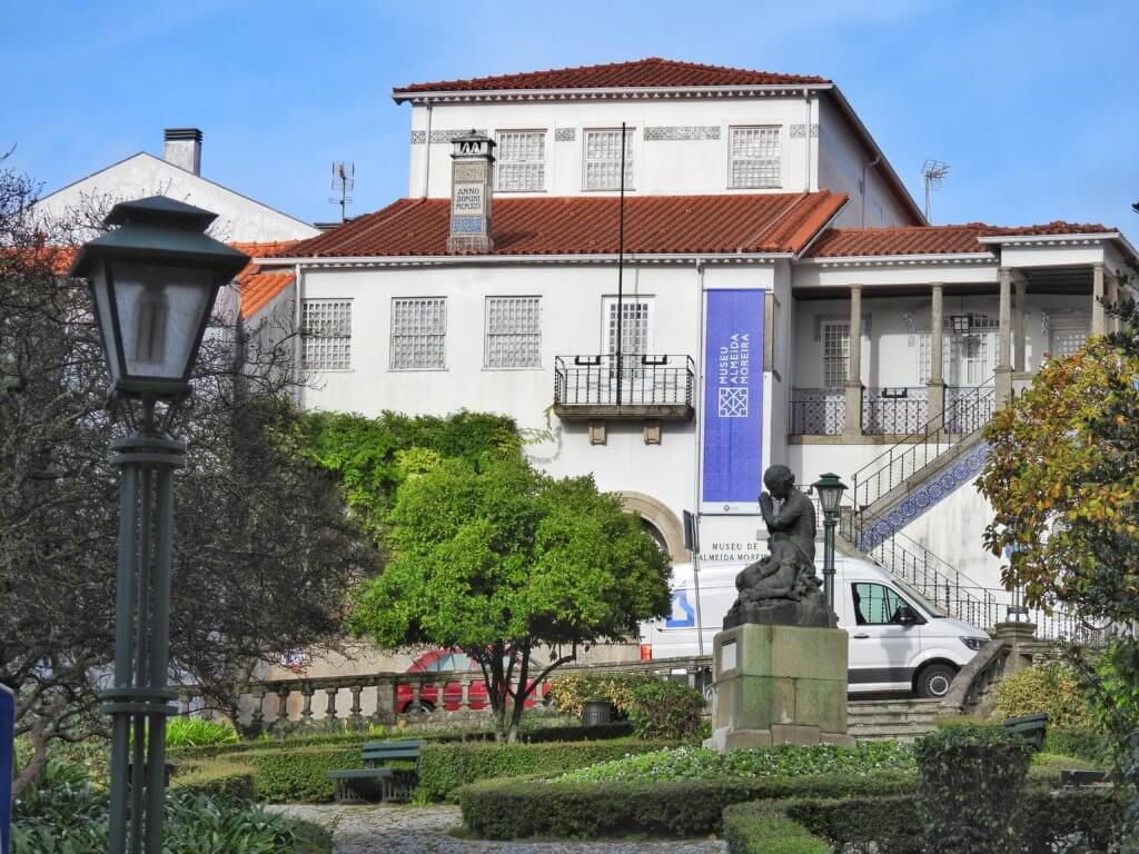 Viseu - Museu Almeida Moreira