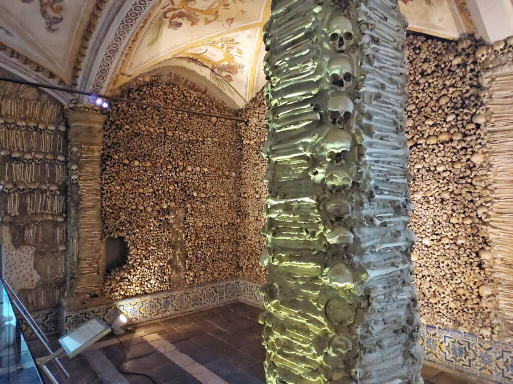 Capela dos Ossos