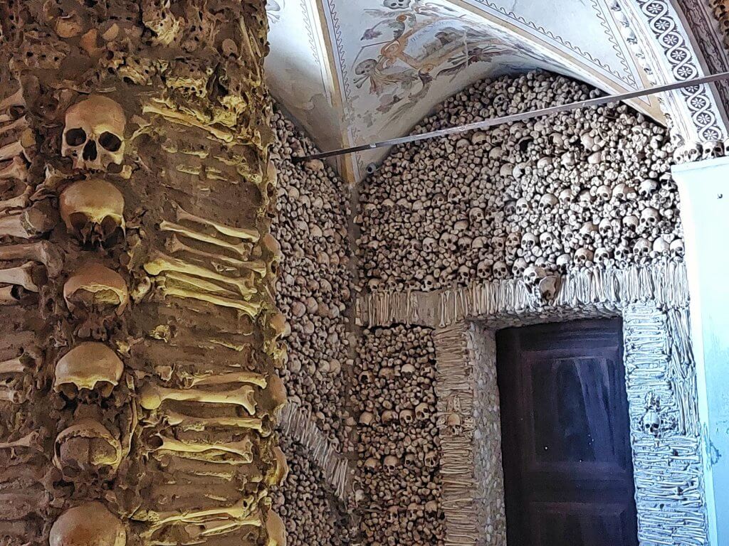 Capela dos Ossos