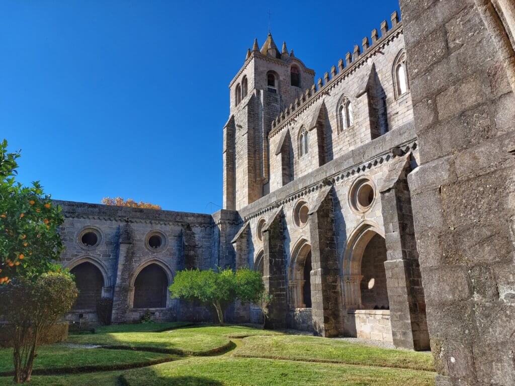 Évora - Claustro da Sé